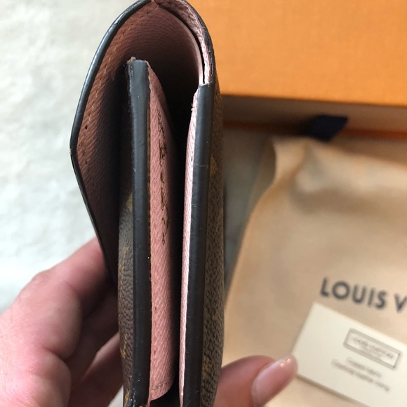 ❌SOLD❌💕Authentic Louis Vuitton Victorine Wallet💕 - Picture 6 of 8